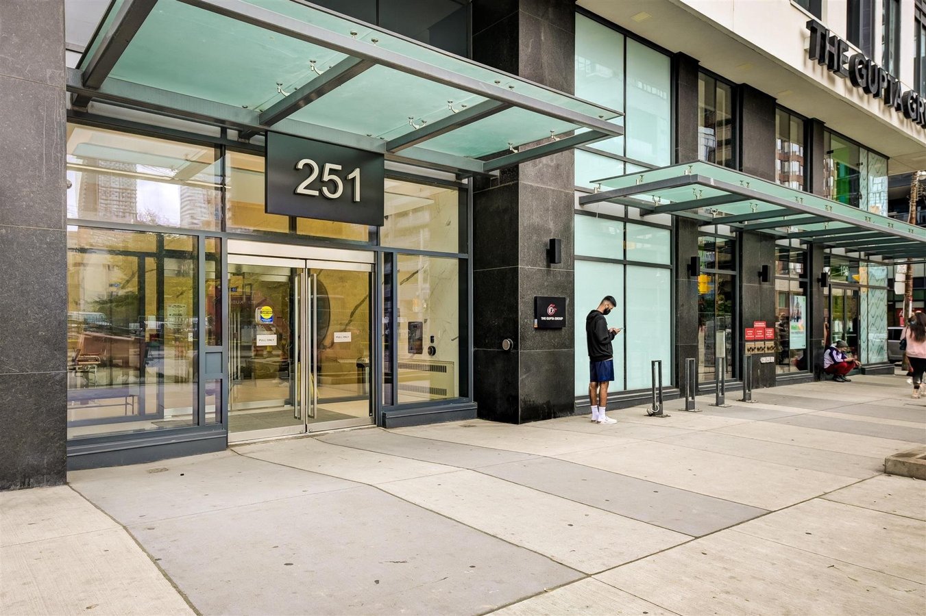 251 Jarvis Street - Photo 17