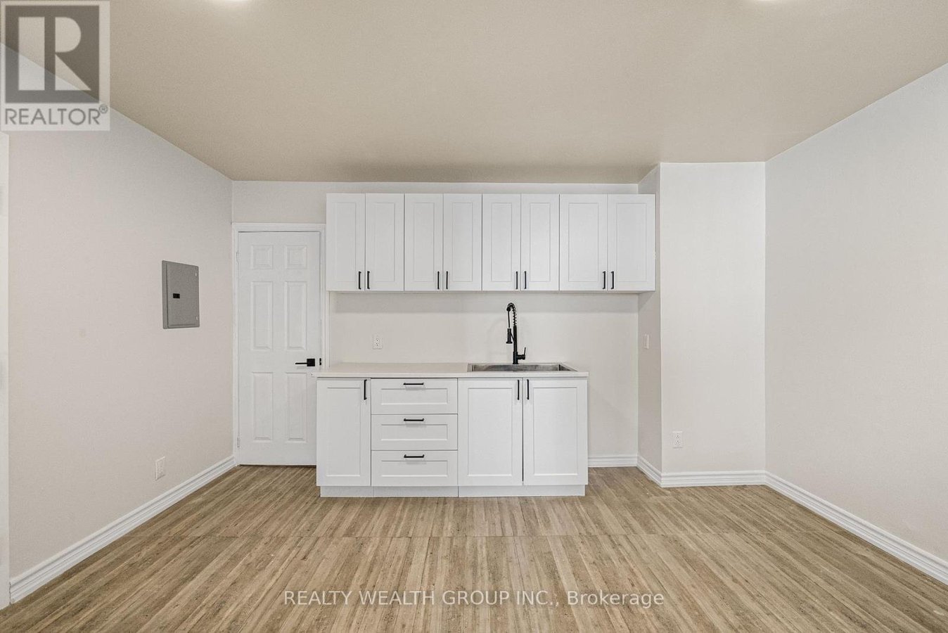 3 - 566 QUEEN STREET W - Photo 2