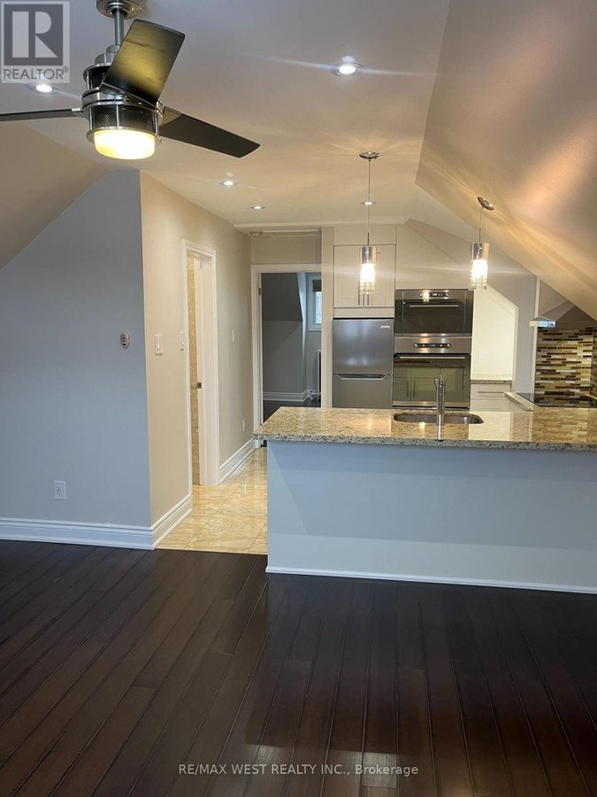 3 - 900 AVENUE ROAD - Photo 10