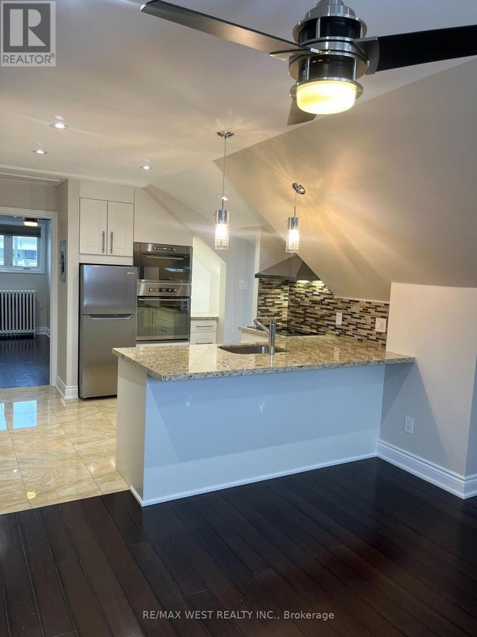 3 - 900 AVENUE ROAD - Photo 15