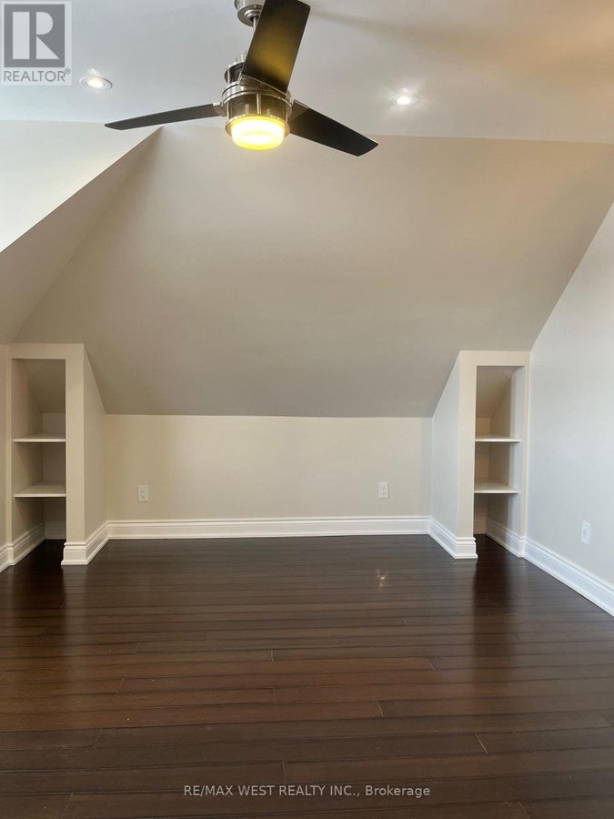 3 - 900 AVENUE ROAD - Photo 19