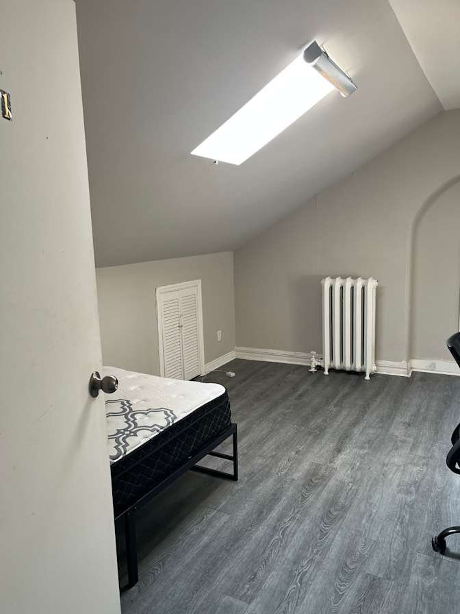 Vermont Avenue - Photo 3
