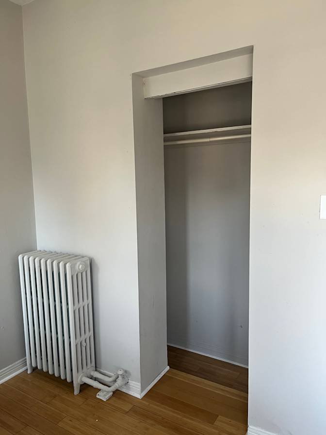 Vermont Avenue - Photo 1