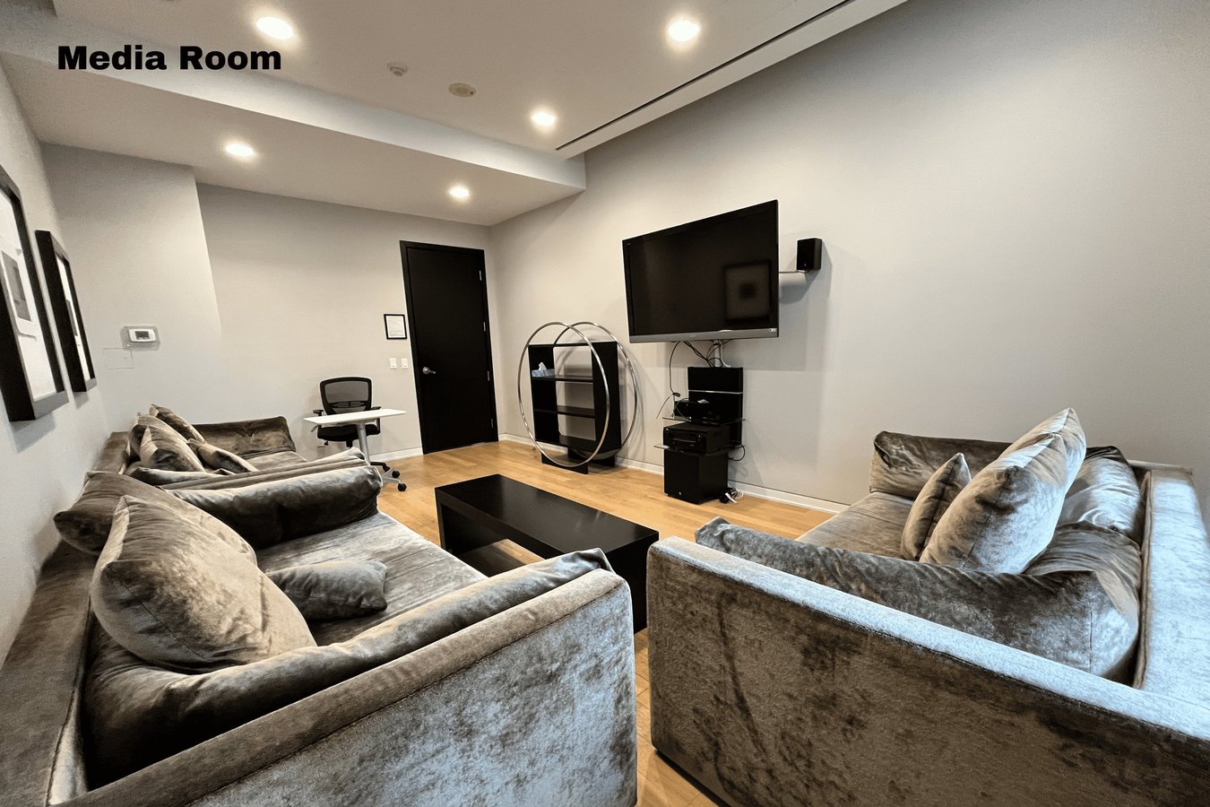 33 Charles Street East - Photo 17