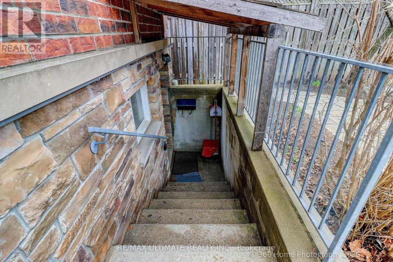 49 GOODERHAM DRIVE - Photo 3