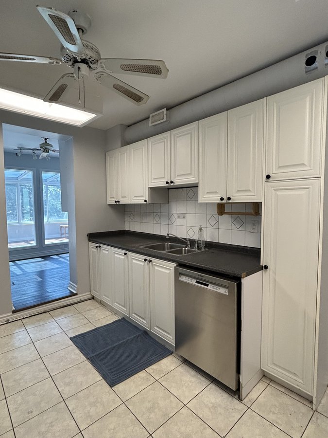 409 Danforth Avenue - Photo 5