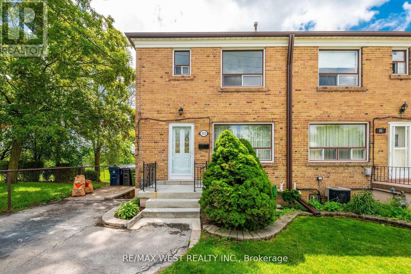 83 EAST DRIVE - Photo 1