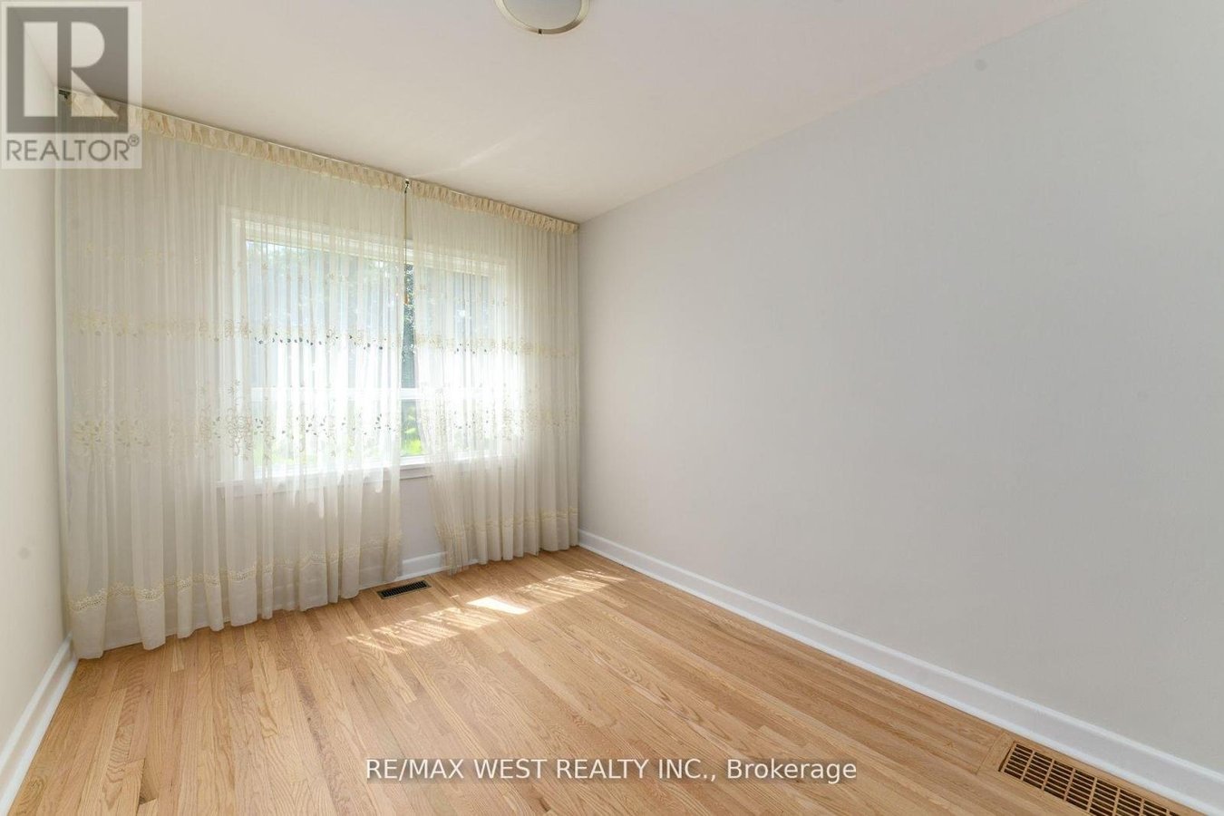 83 EAST DRIVE - Photo 9