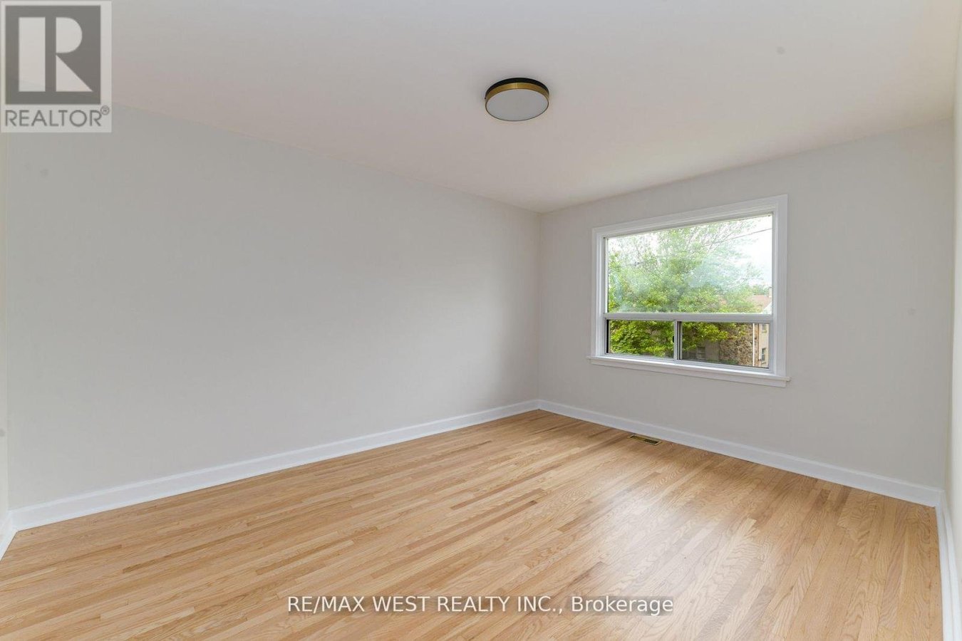 83 EAST DRIVE - Photo 18