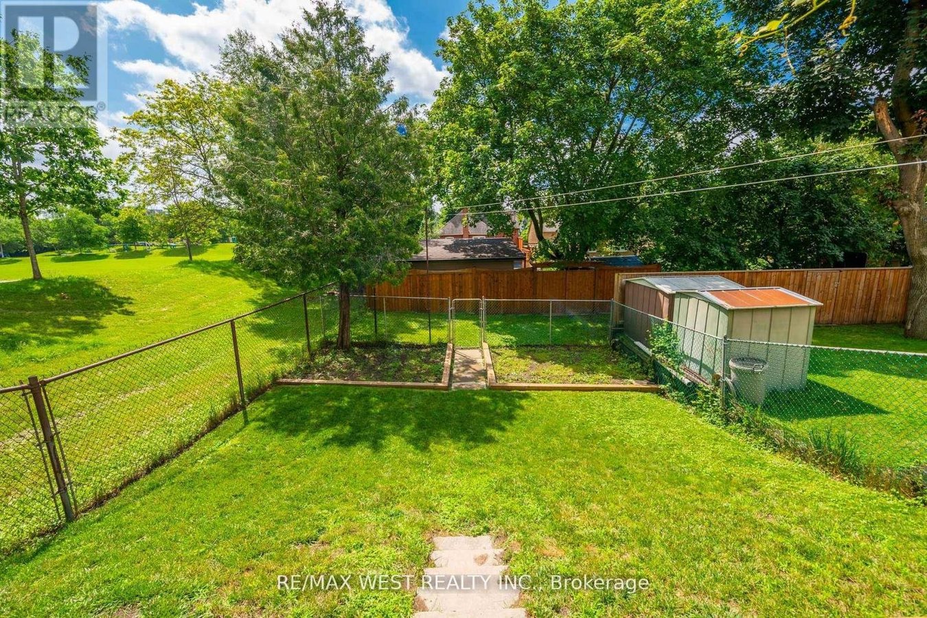83 EAST DRIVE - Photo 35