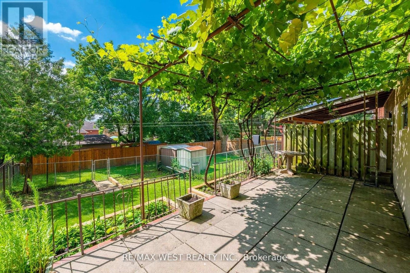 83 EAST DRIVE - Photo 36