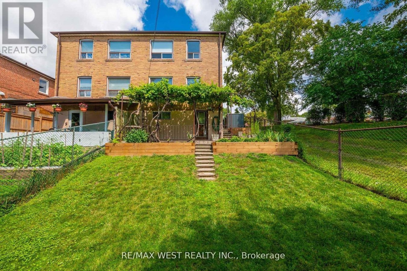83 EAST DRIVE - Photo 38