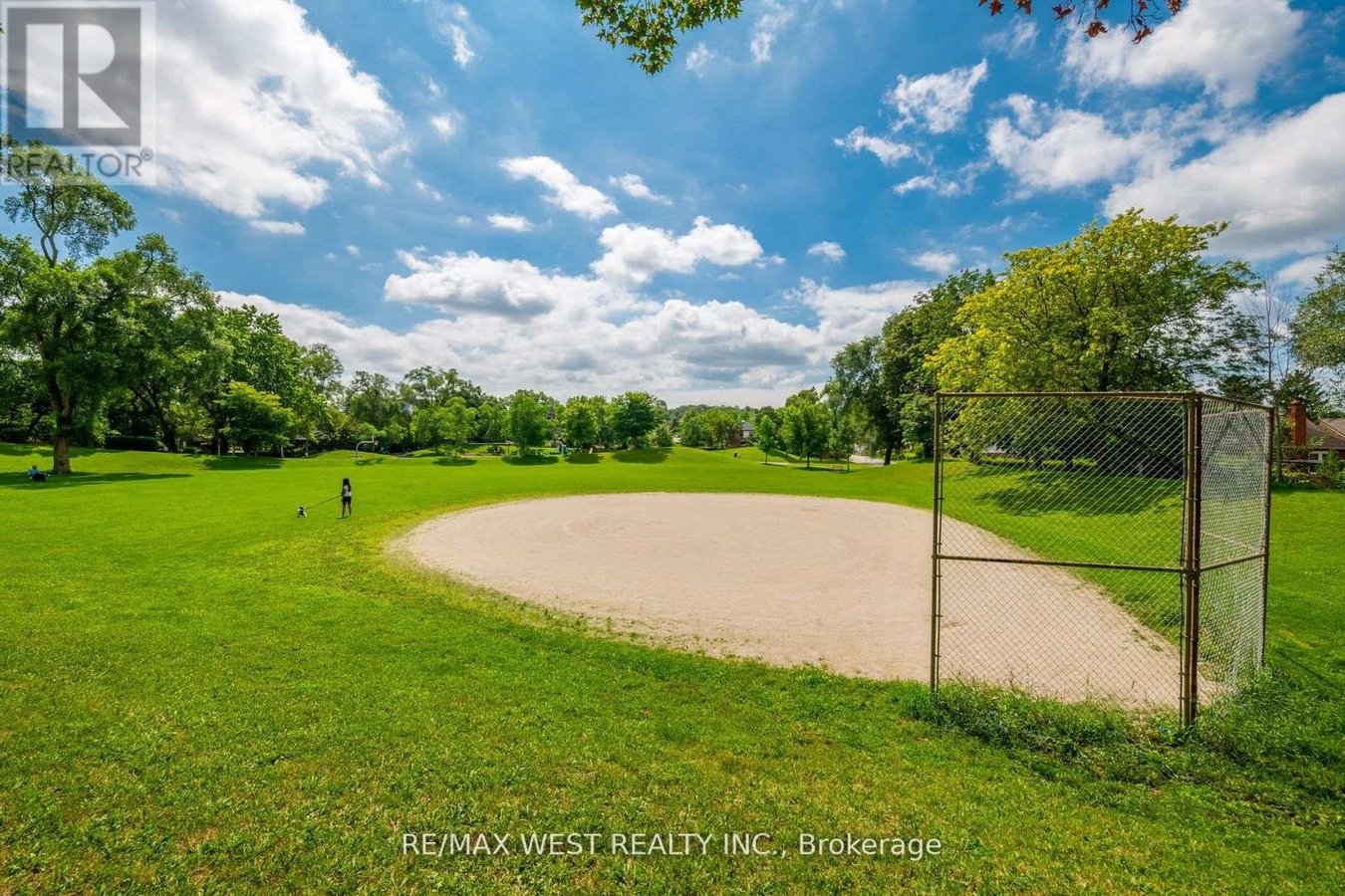 83 EAST DRIVE - Photo 40