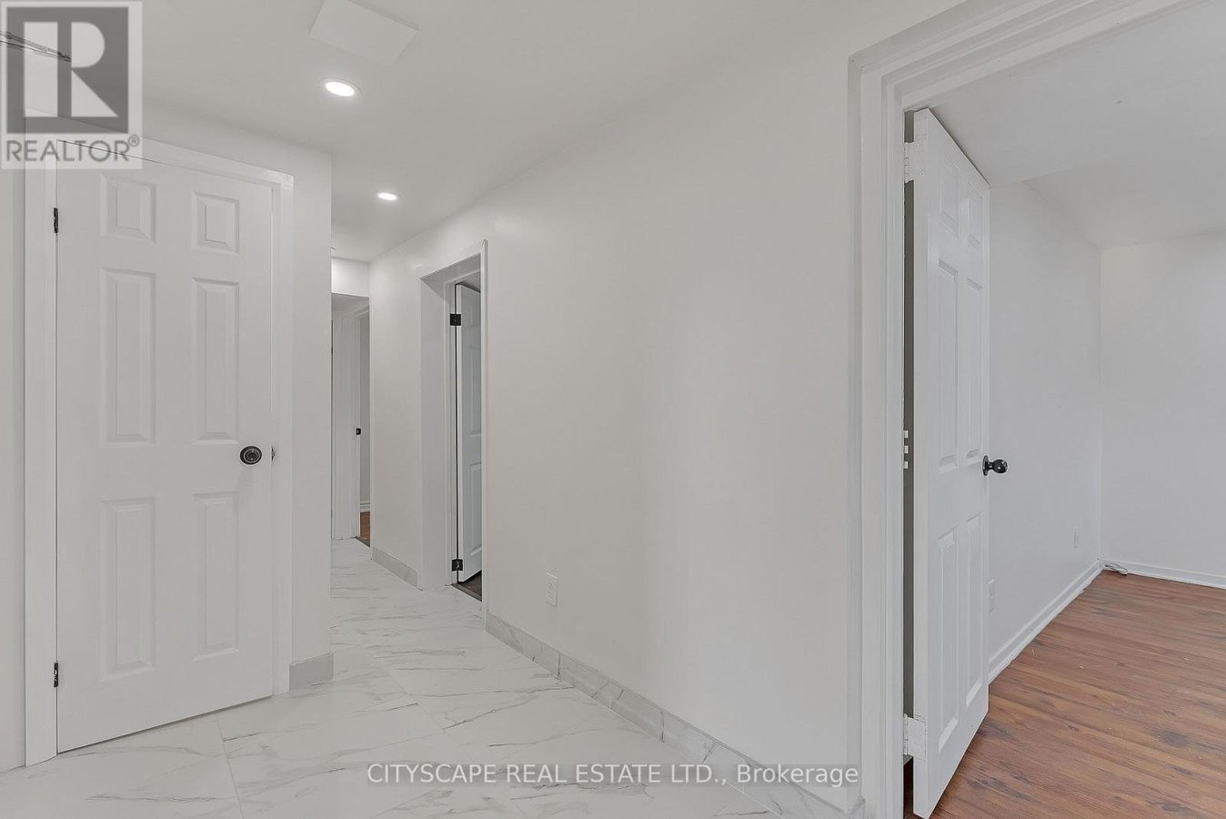 2724 LAKE SHORE BOULEVARD W - Photo 4