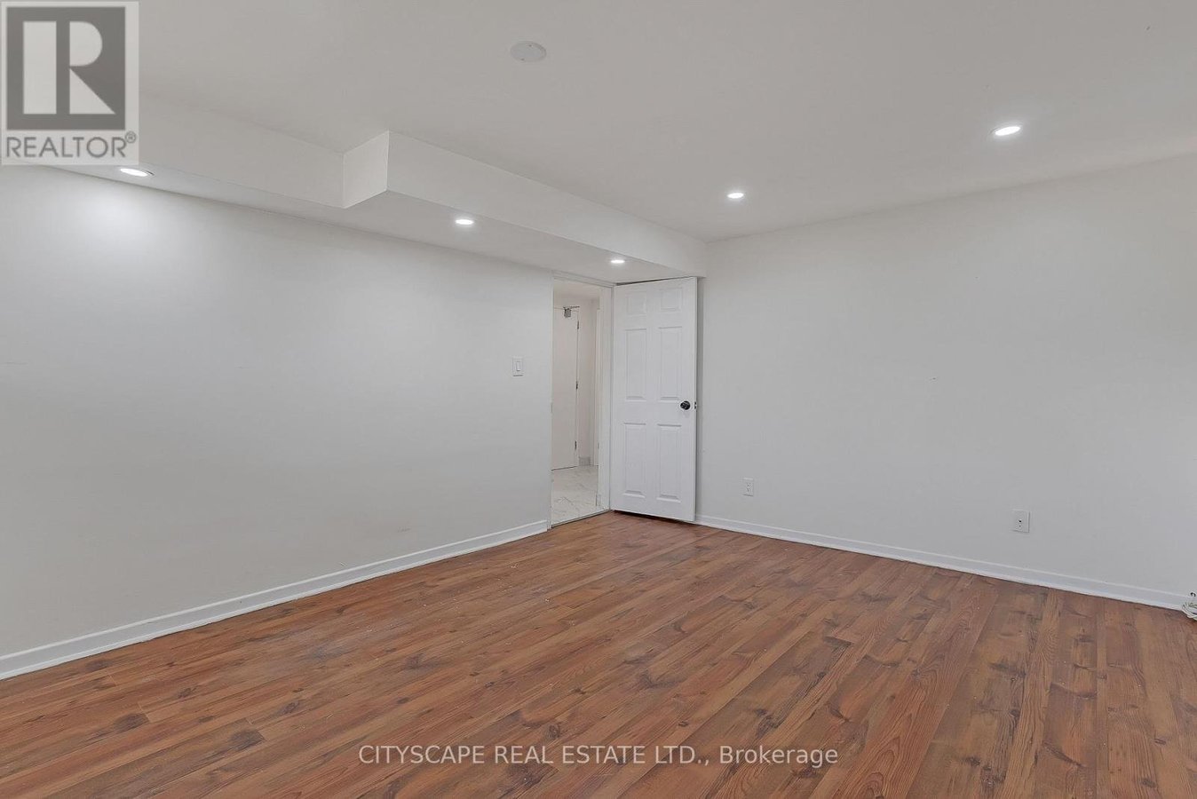 2724 LAKE SHORE BOULEVARD W - Photo 8