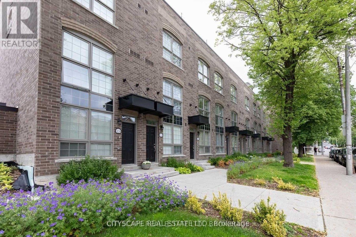 1060 LANSDOWNE AVENUE - Photo 2