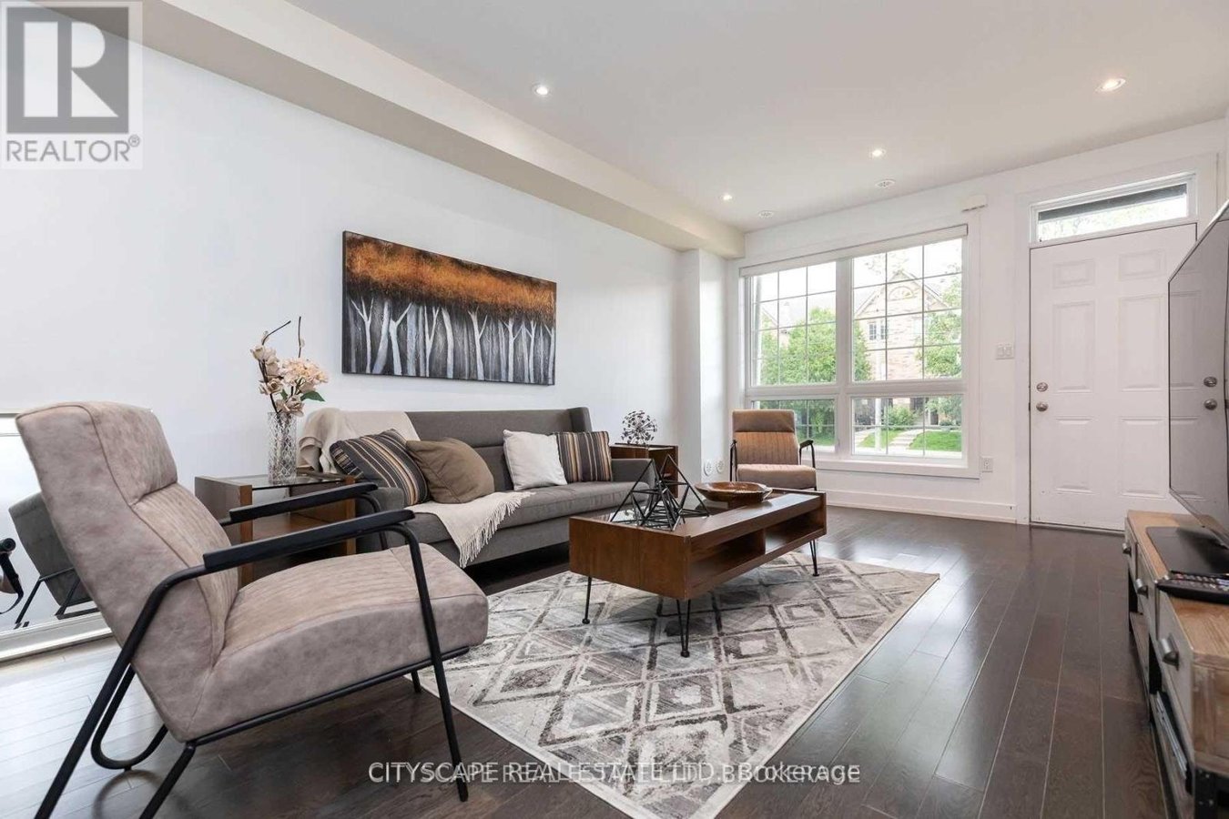 1060 LANSDOWNE AVENUE - Photo 4