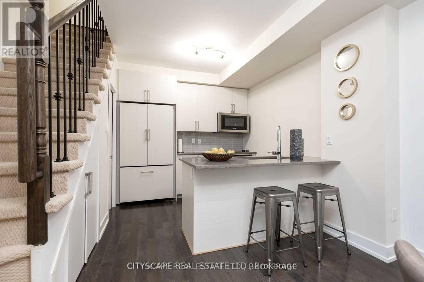 1060 LANSDOWNE AVENUE - Photo 6