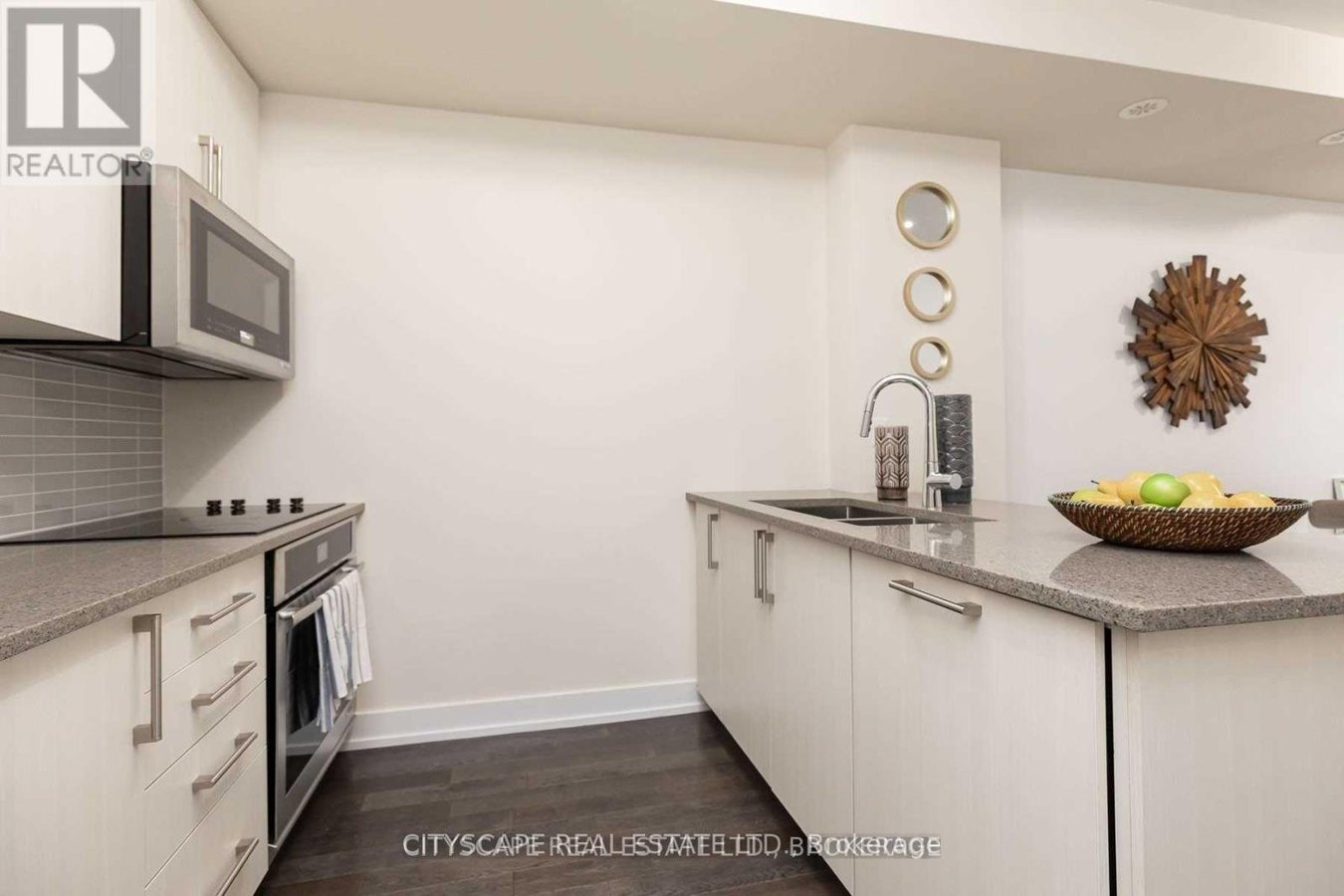 1060 LANSDOWNE AVENUE - Photo 7
