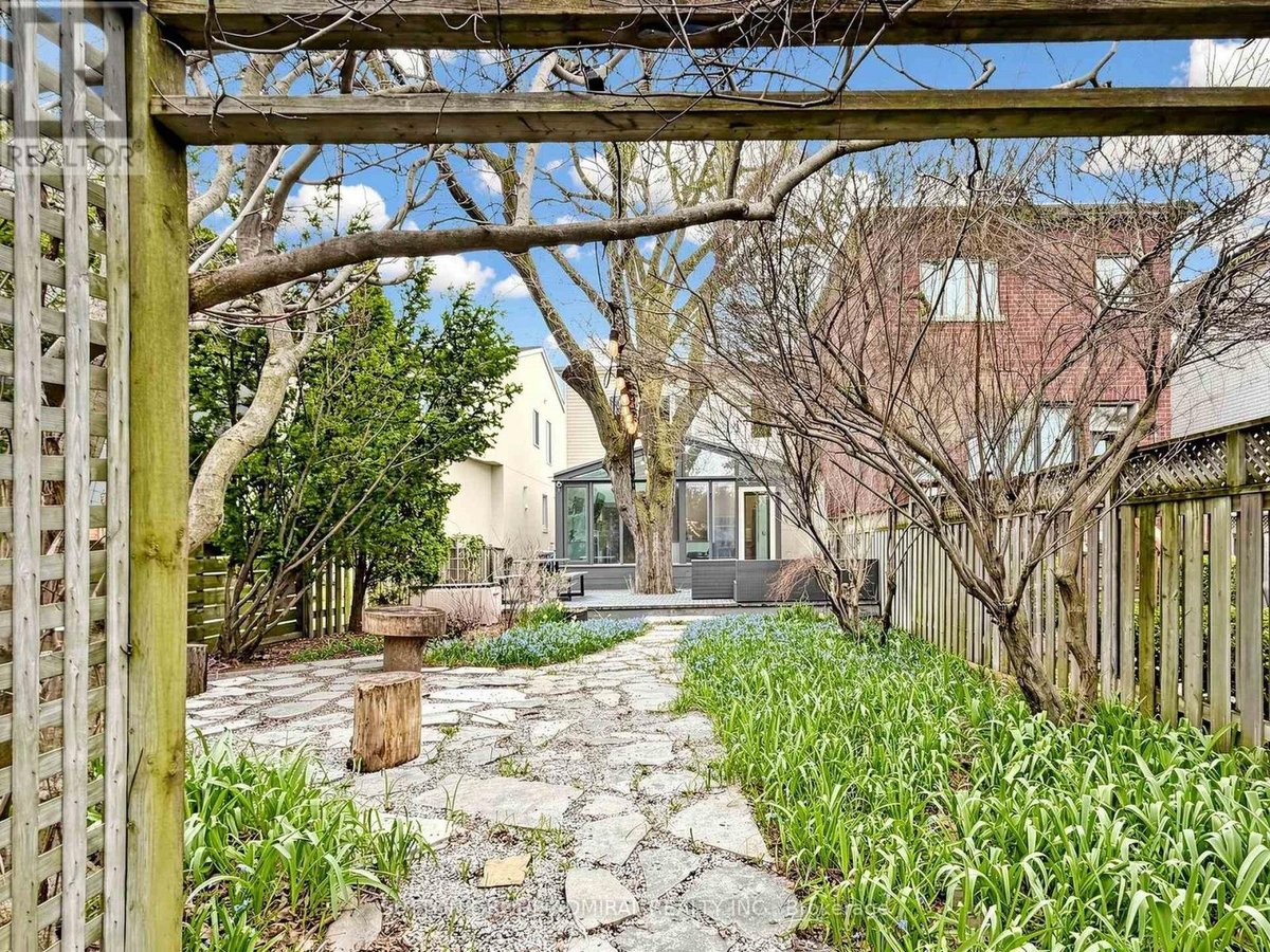 329 MELROSE AVENUE - Photo 33
