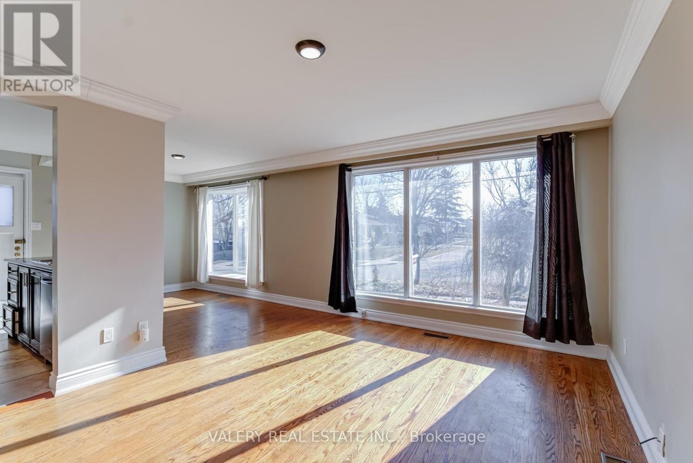 MAIN - 118 DORCOT AVENUE - Photo 3