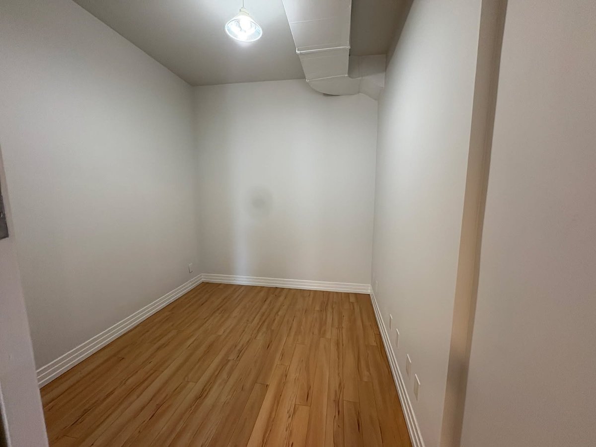 394 Bloor Street West - Photo 8