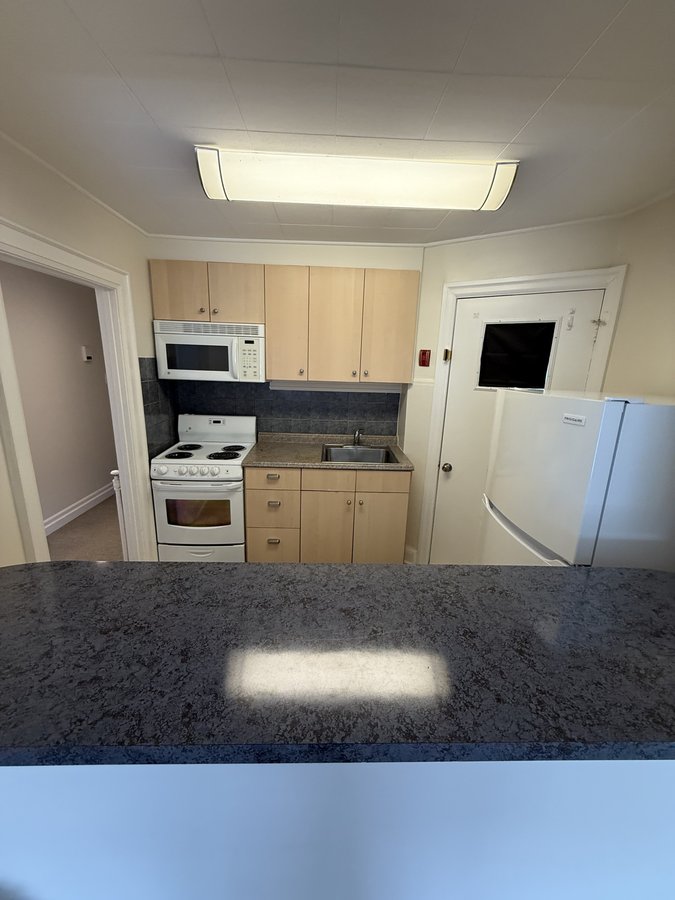 2396 Bloor Street West - Photo 10