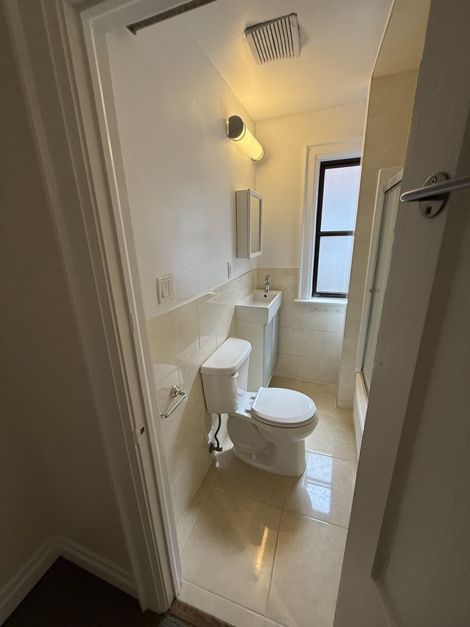 2396 Bloor Street West - Photo 17
