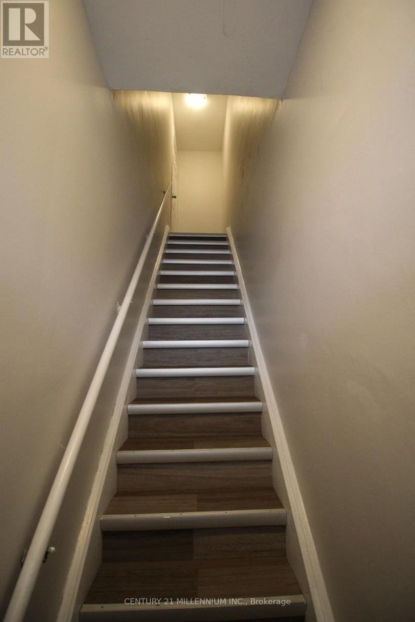 UPPER - 2991 ISLINGTON AVENUE - Photo 2
