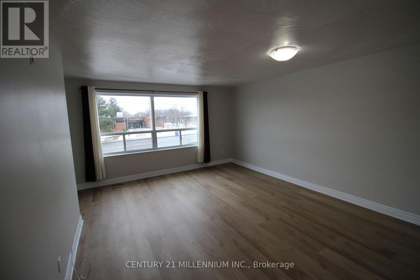 UPPER - 2991 ISLINGTON AVENUE - Photo 3