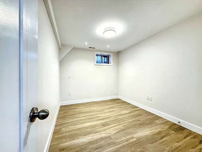 College Street - Photo 6