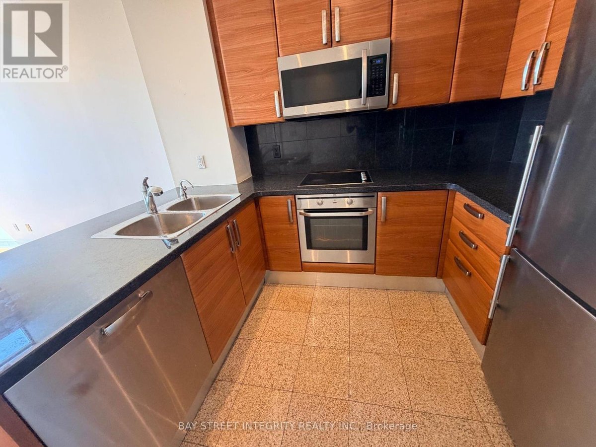 612 - 1 AVONDALE AVENUE - Photo 3