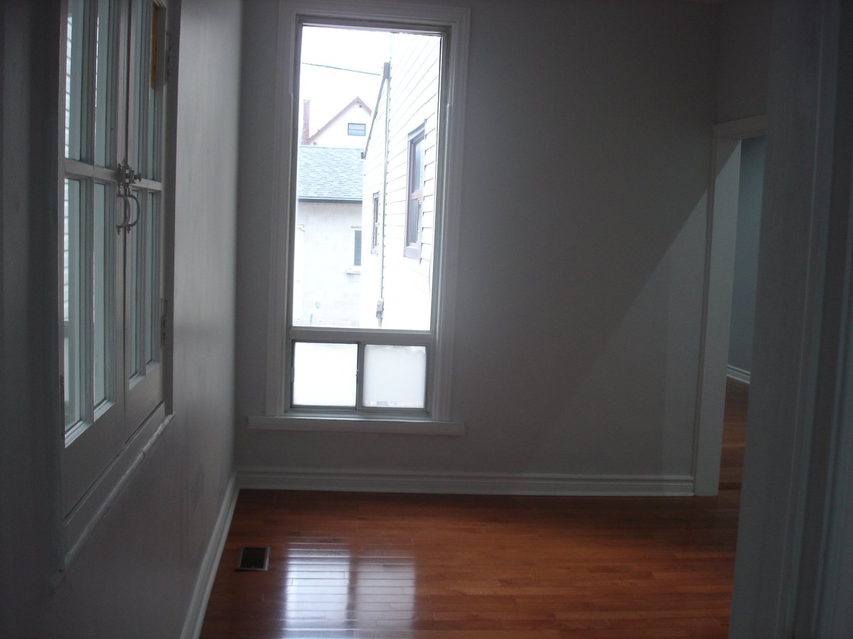 796 Ossington Avenue - Photo 7