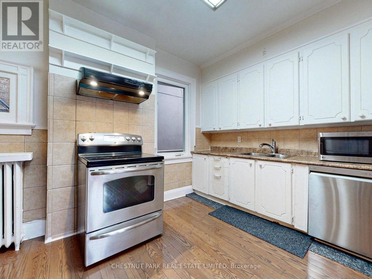 114 COLIN AVENUE - Photo 18