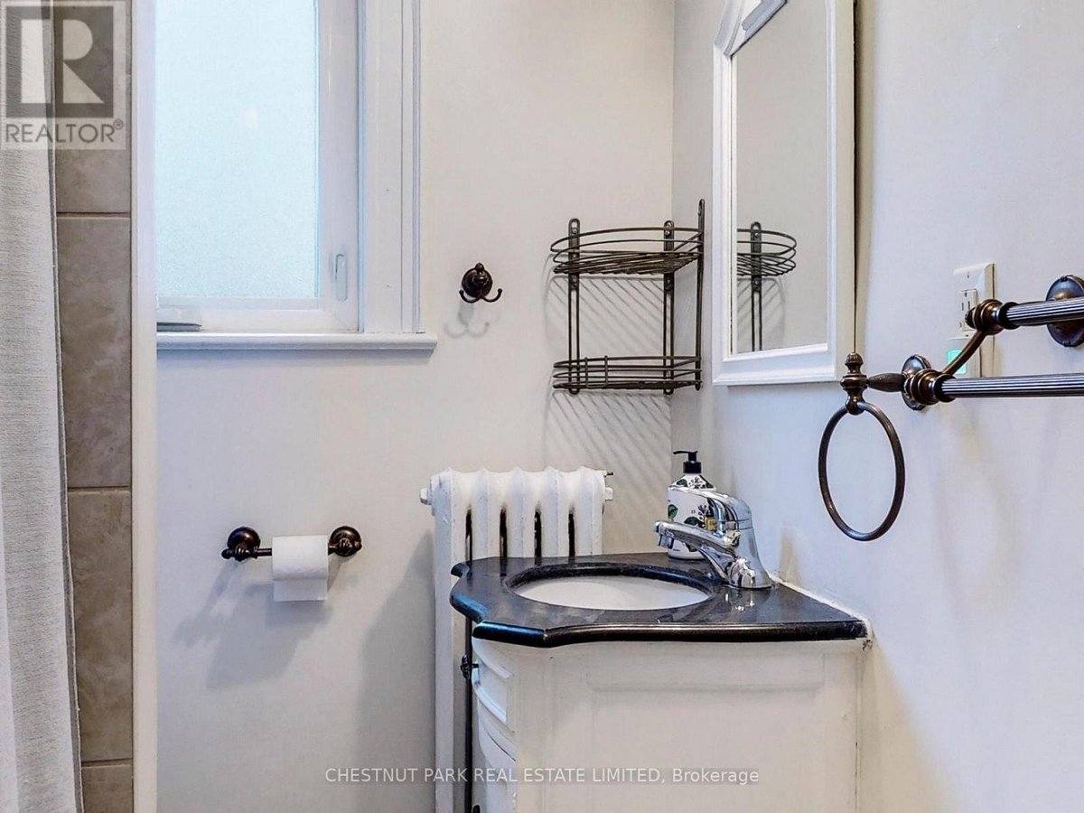 114 COLIN AVENUE - Photo 35