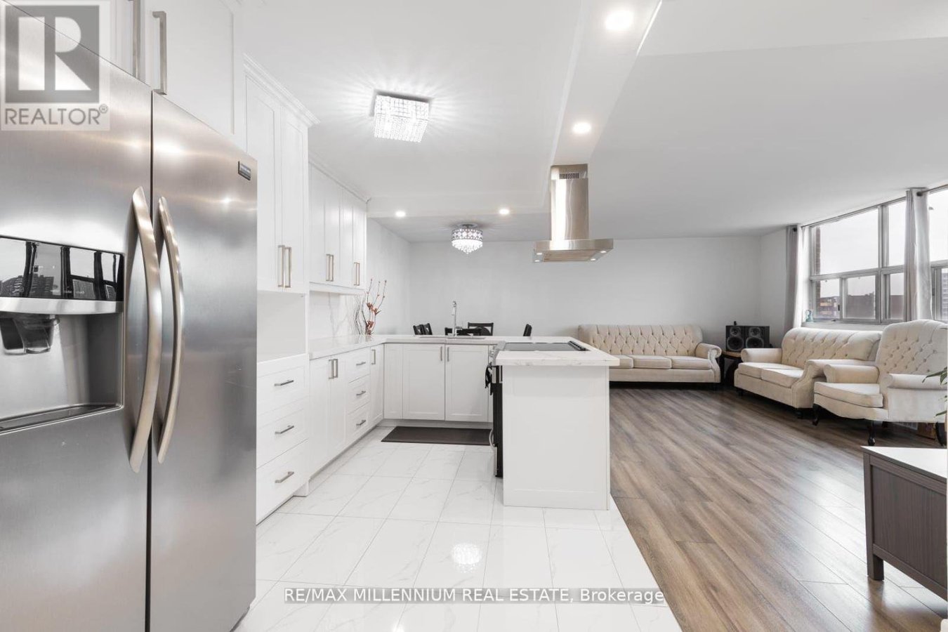 706 - 2645 KIPLING AVENUE W - Photo 2