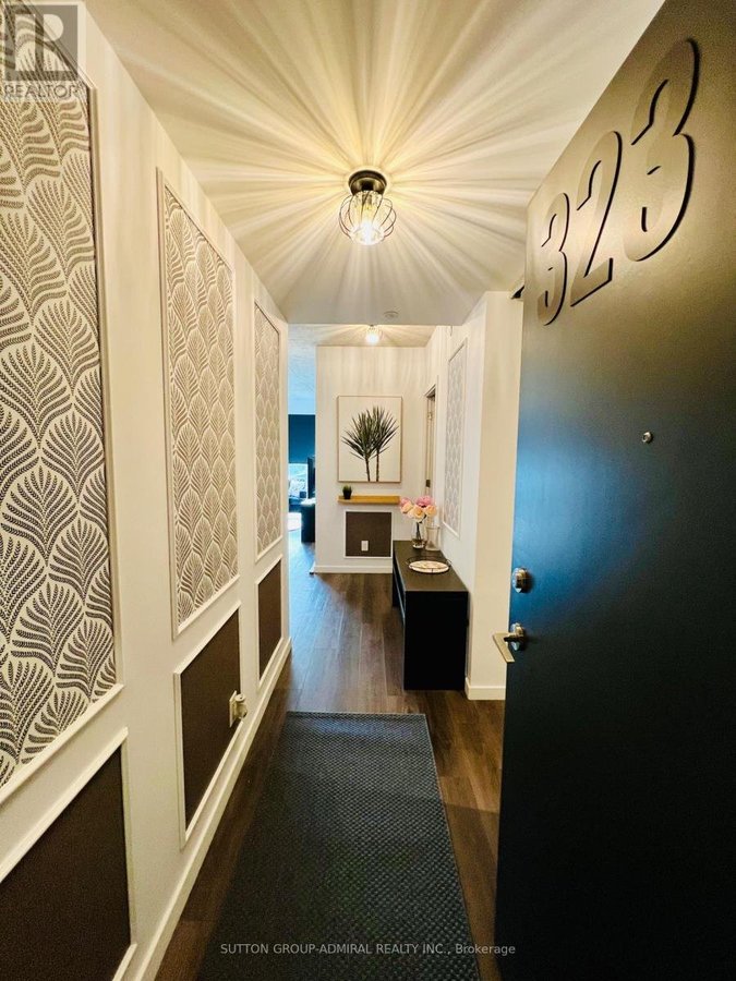 323 - 7 SMITH CRESCENT - Photo 1