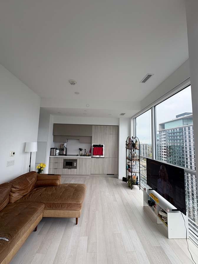 Roehampton Avenue - Photo 4