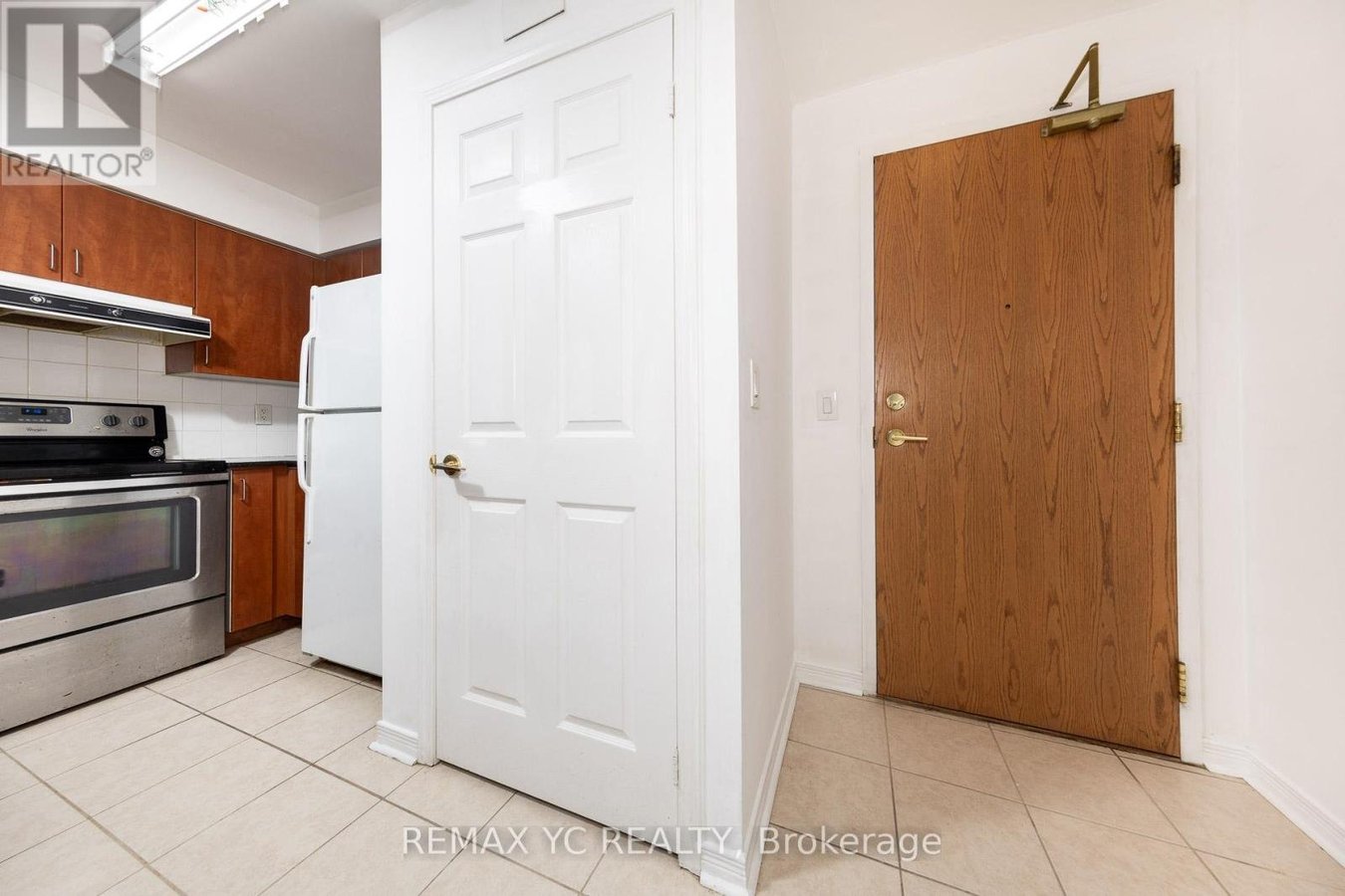 2410 - 5500 YONGE STREET - Photo 3