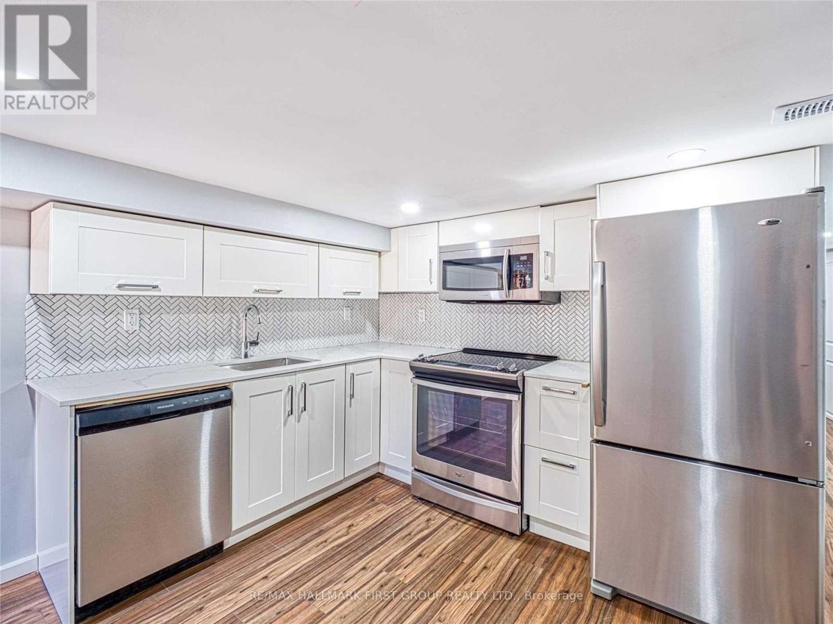 LOWER - 376 RHODES AVENUE - Photo 2