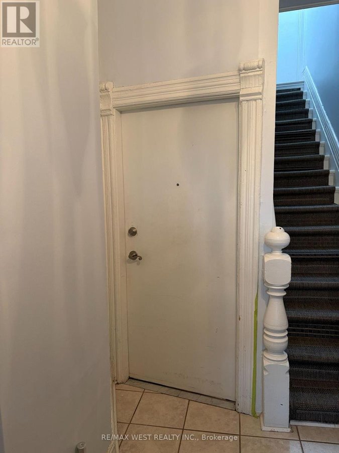 MAIN/BSMT - 108 SPRINGHURST AVENUE - Photo 3