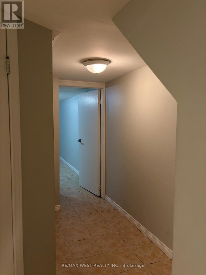 MAIN/BSMT - 108 SPRINGHURST AVENUE - Photo 23