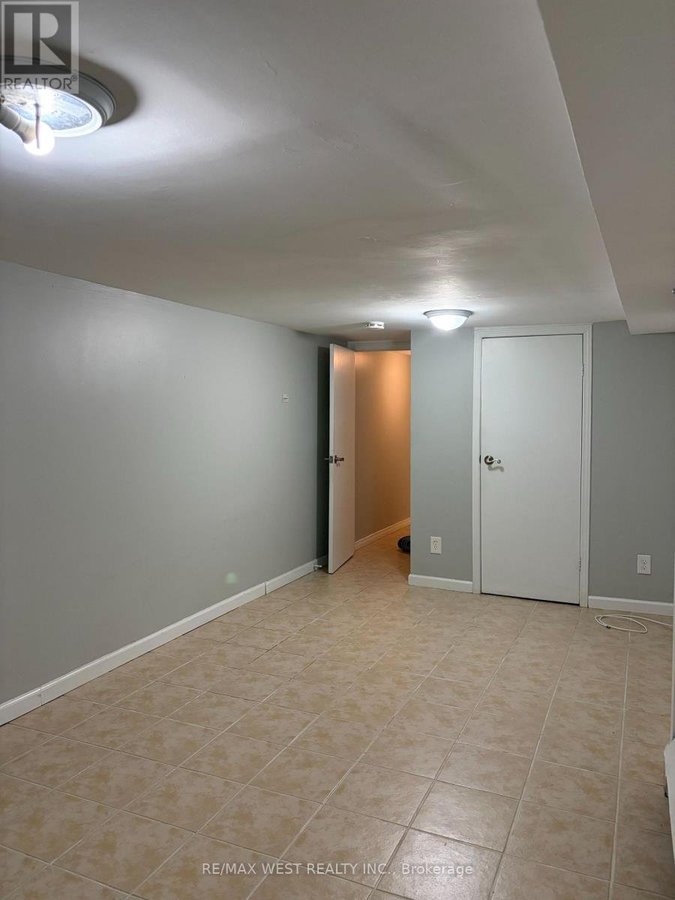 MAIN/BSMT - 108 SPRINGHURST AVENUE - Photo 27