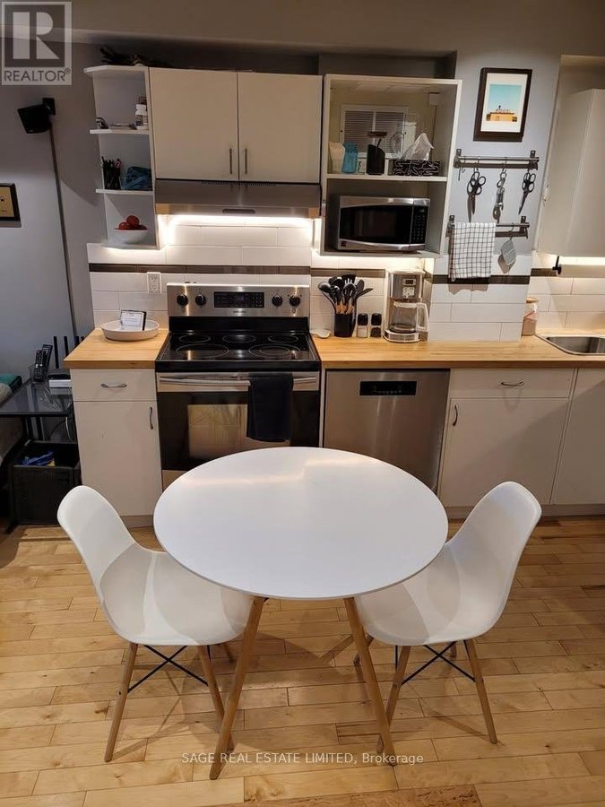 UPPER - 108 PEARSON AVENUE - Photo 2