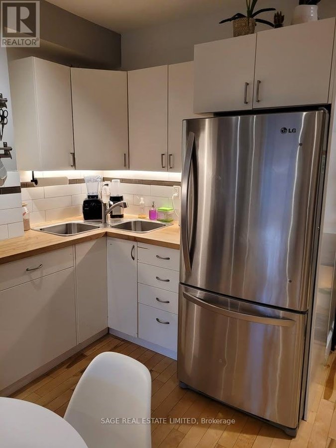 UPPER - 108 PEARSON AVENUE - Photo 4