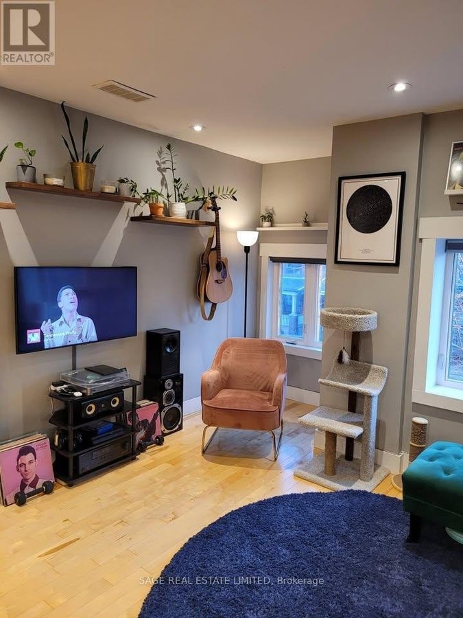 UPPER - 108 PEARSON AVENUE - Photo 8