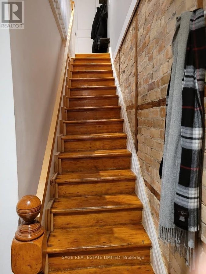 UPPER - 108 PEARSON AVENUE - Photo 10
