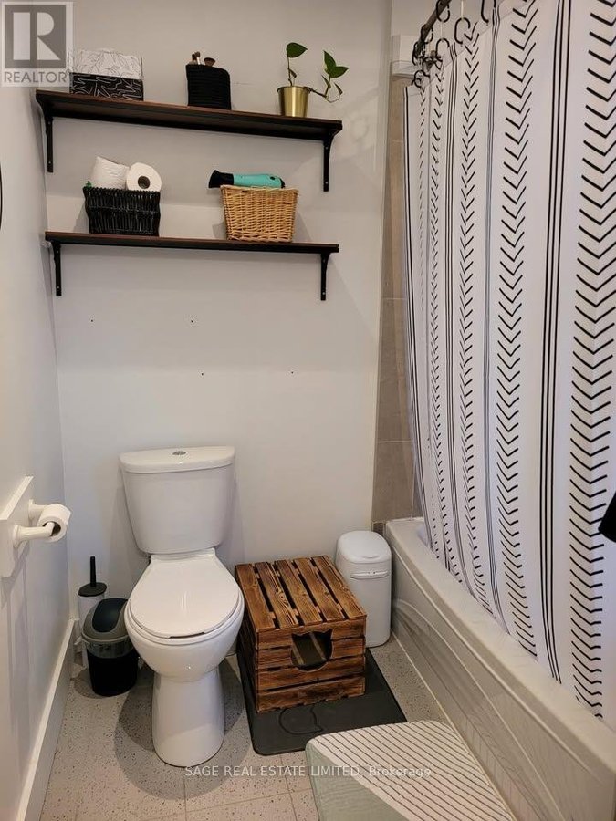 UPPER - 108 PEARSON AVENUE - Photo 11