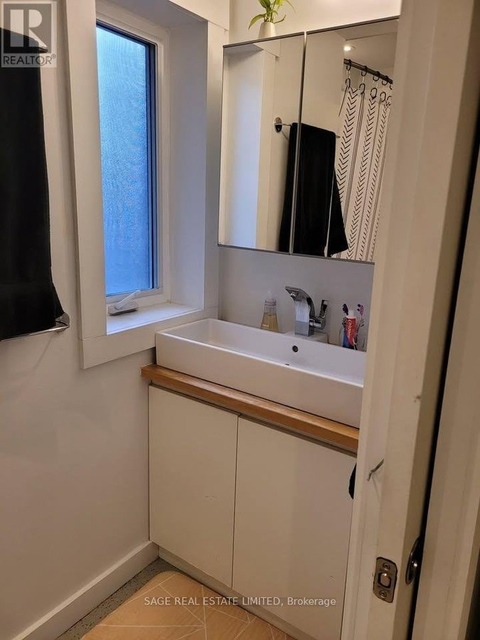 UPPER - 108 PEARSON AVENUE - Photo 12