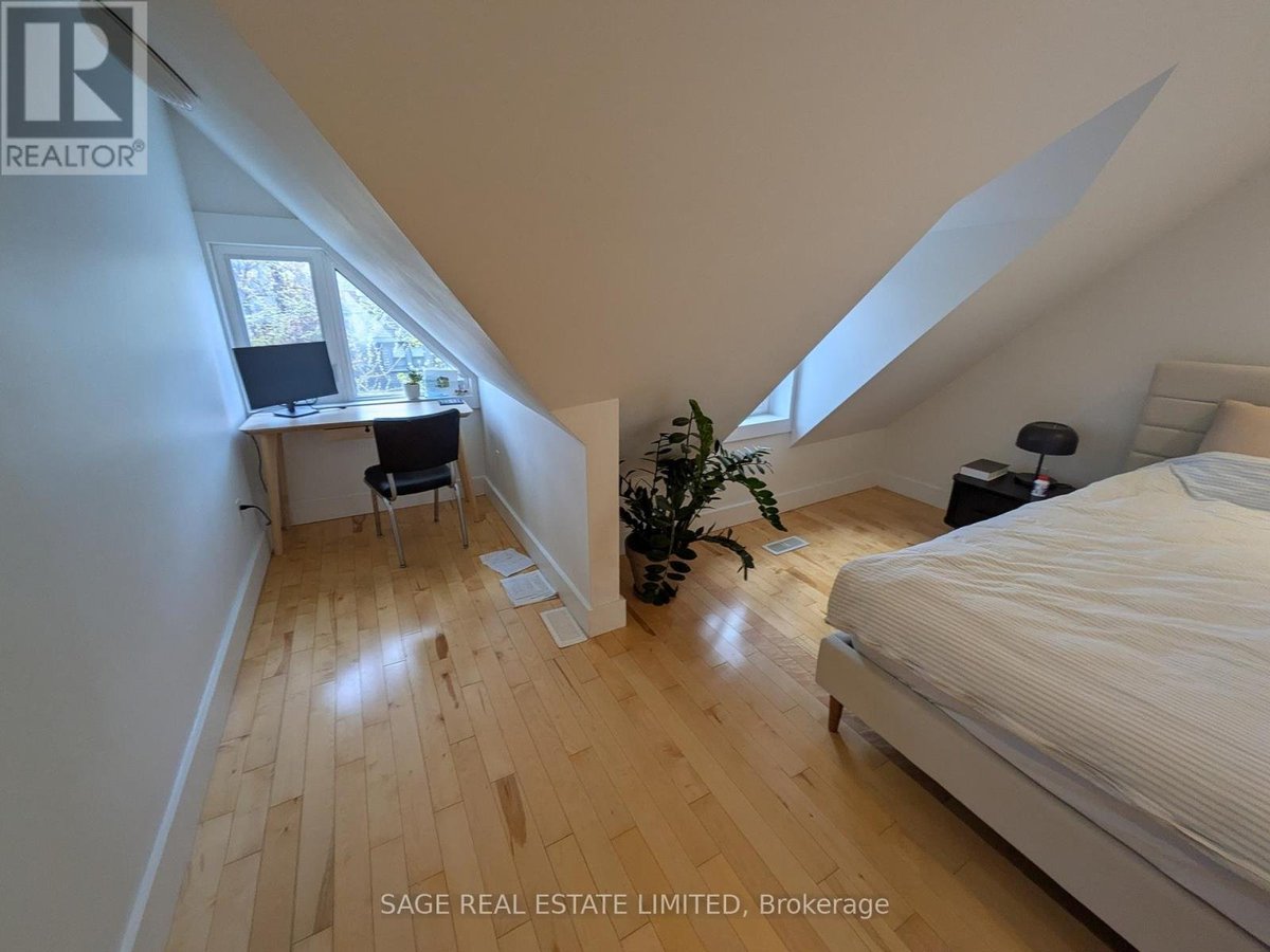 UPPER - 108 PEARSON AVENUE - Photo 14